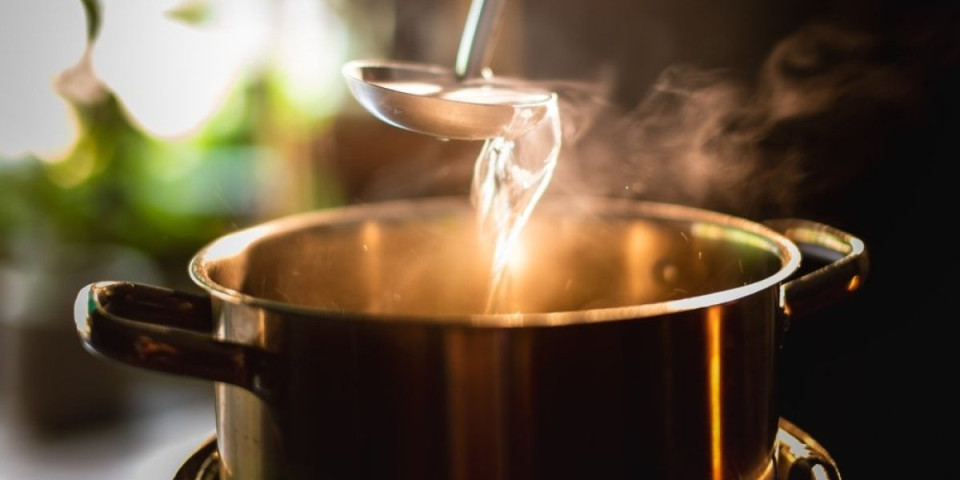 Jedna čaša hladne vode i supa će vam biti kao iz restorana – evo kada se dodaje