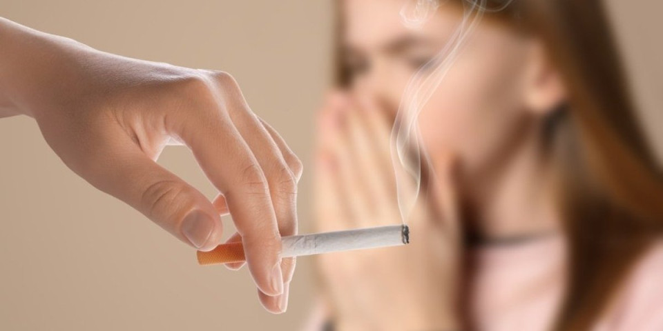 Uklonite miris duvana u kući za 30 minuta: Ovo jedino deluje kada se uvuče u zidove i nameštaj