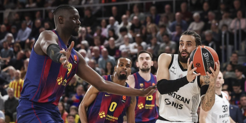 "Biće čudo ako ikoga pobedimo u EL": Navijači žestoko udarili po Penjaroji i igračima, njemu bi da vide leđa