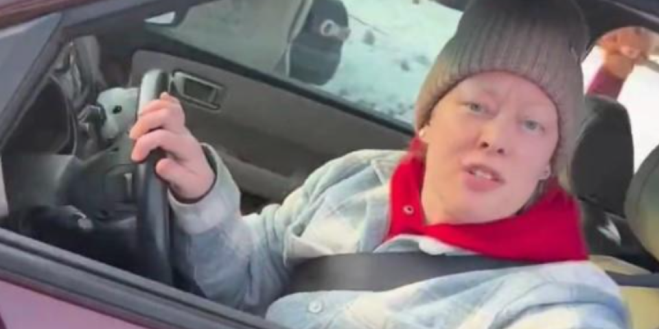 (UZNEMIRUJUĆE) Šta je ovo uradila? Pojavio se novi snimak ubistva žene u Mineapolisu!