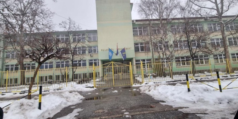 Razbijen još jedan blokaderski mit: Komunalci očistili sneg, a oni bi da "skinu kajmak" (FOTO)