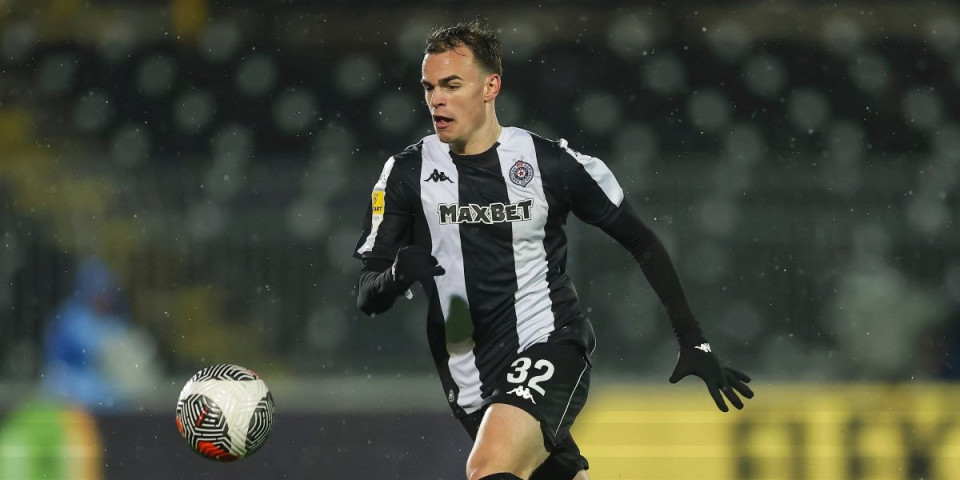 Ovo nije dobro: Trifunović morao da napusti teren zbog povrede