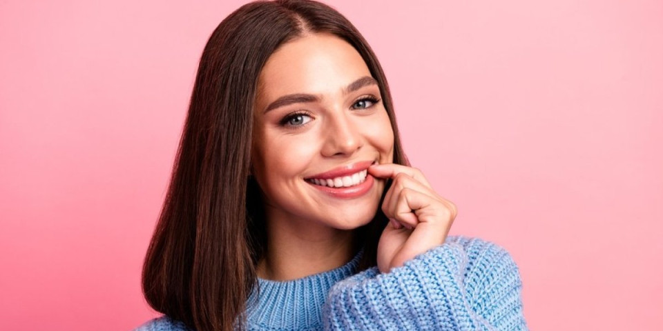 Najpopularnija frizura u 2026. godini: Za 3 minuta izgledaćete kao da ste tek izašli iz salona (VIDEO)