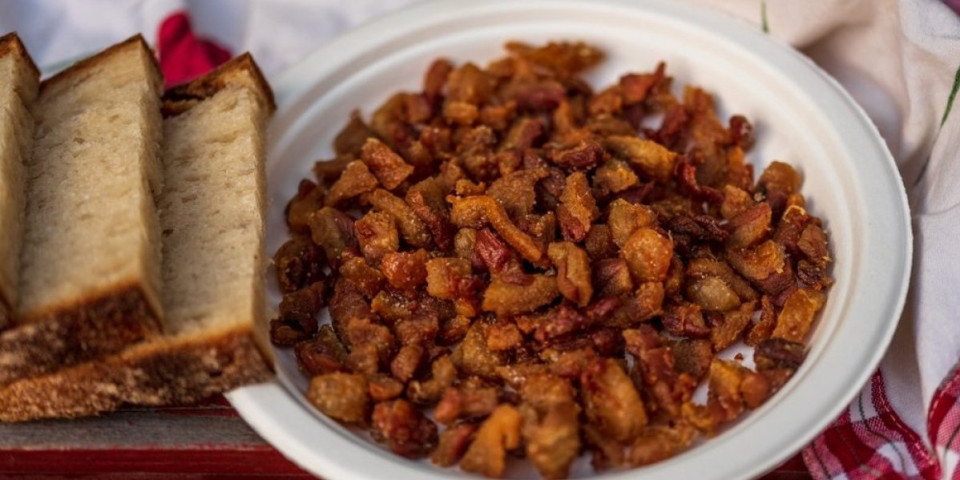 Domaći čvarci od 2 sastojka: Tajna savršene hrskavosti kod kuće - pravo iz starinske kuhinje