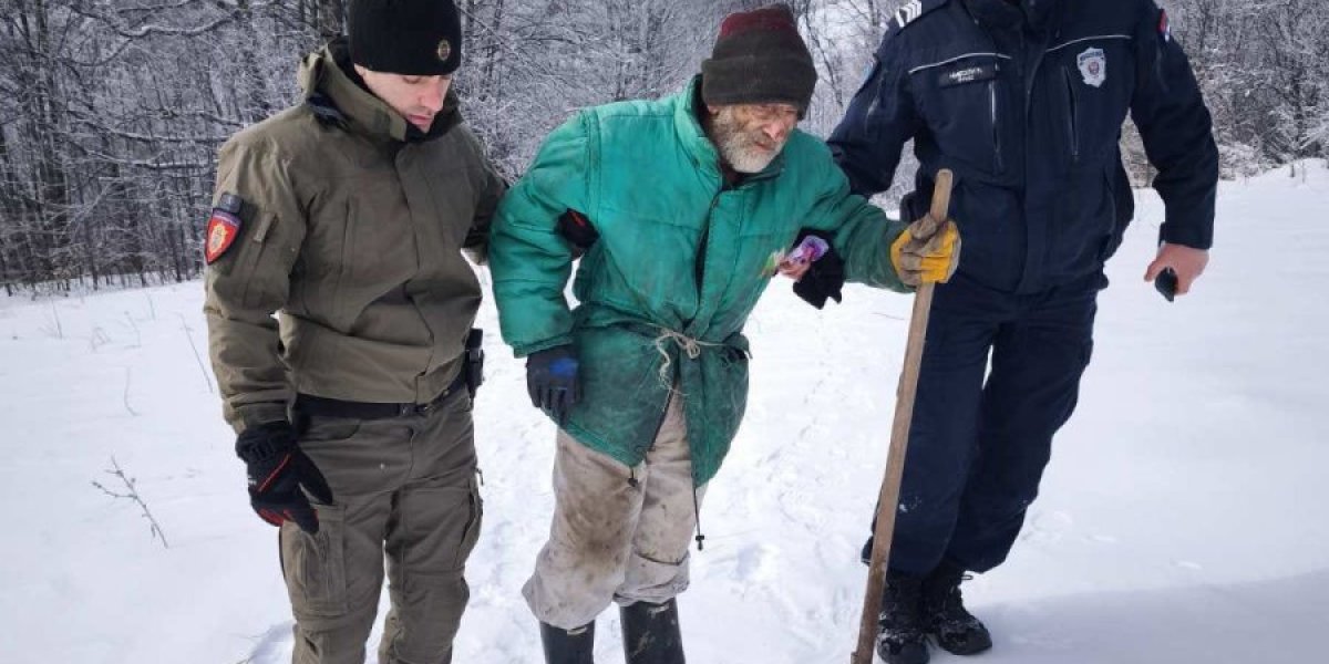 Deka (82) zbrinut zahvaljujući reakciji policijskih službenika