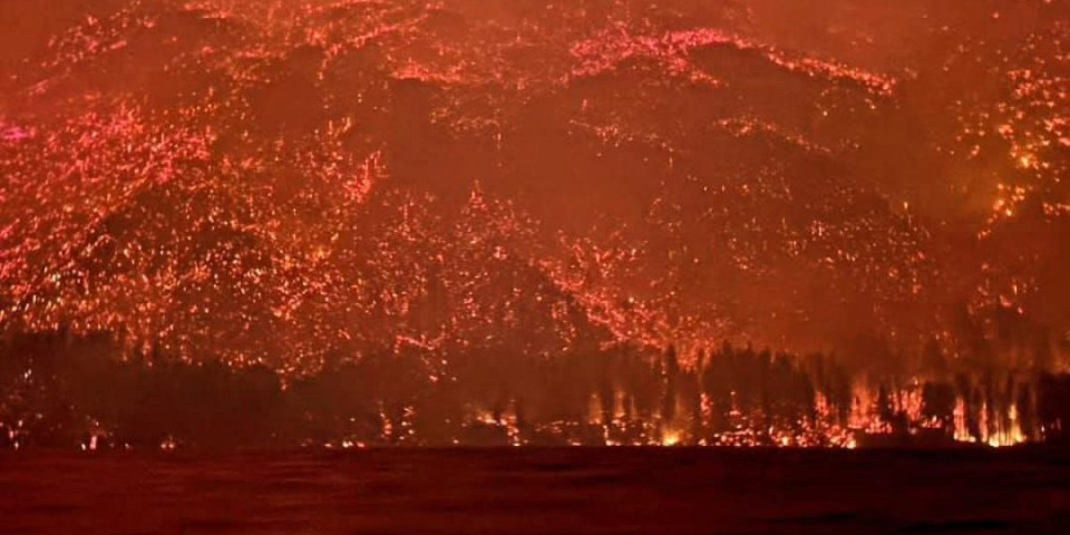 (FOTO/VIDEO) Stravičan požar guta Patagoniju! Sve je izgorelo, šume nestaju, ljudi hitno evakuisani - Sumnja se da je ovo razlog nesreće
