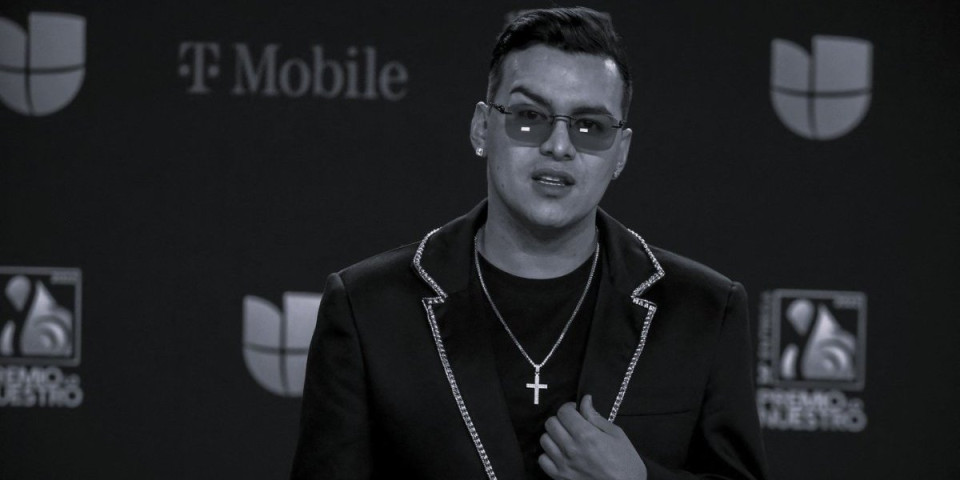 Poznati pevač poginuo u avionskoj nesreći