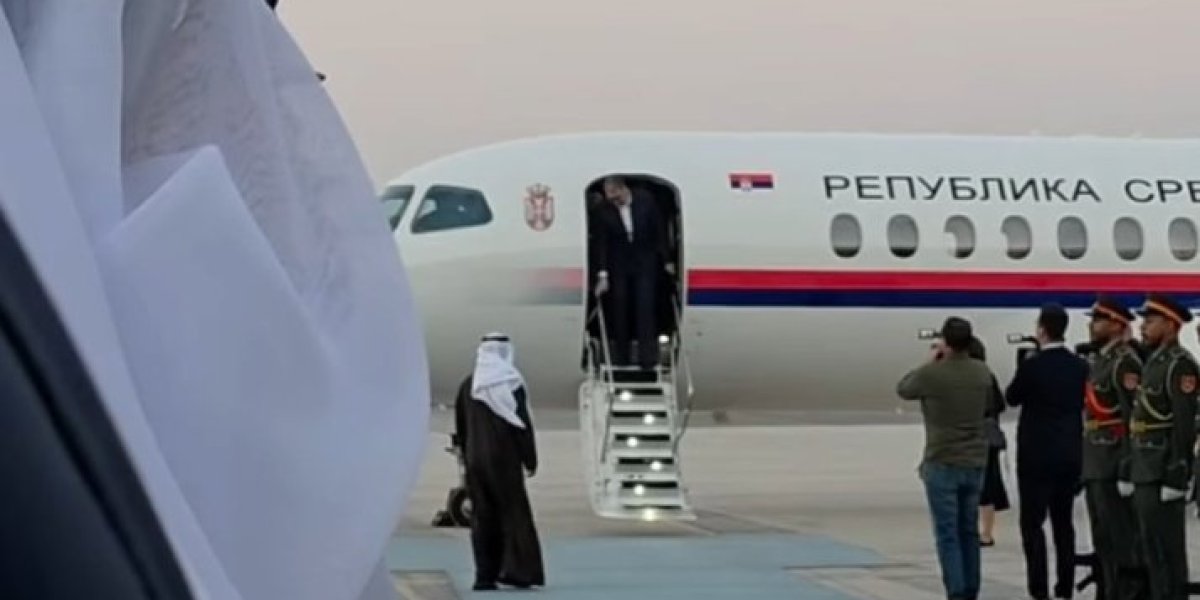 Predsednik Vučić stigao u Ujedinjene Arapske Emirate