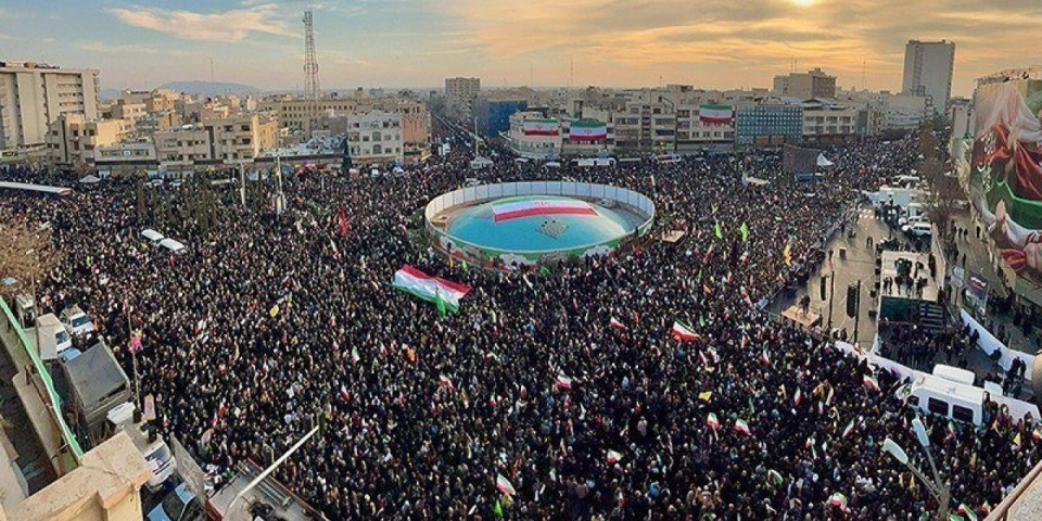 Iran je ustao: Svi rekordi su oboreni, više od milion ljudi je tu - Narod protiv strane agenture ponosno stao uz svoju vlast! (FOTO/VIDEO)