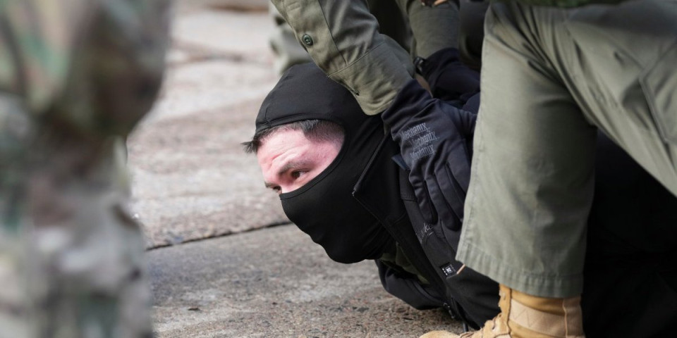 Haos u Americi: Pljušte tužbe protiv Trampovih ljudi (FOTO)