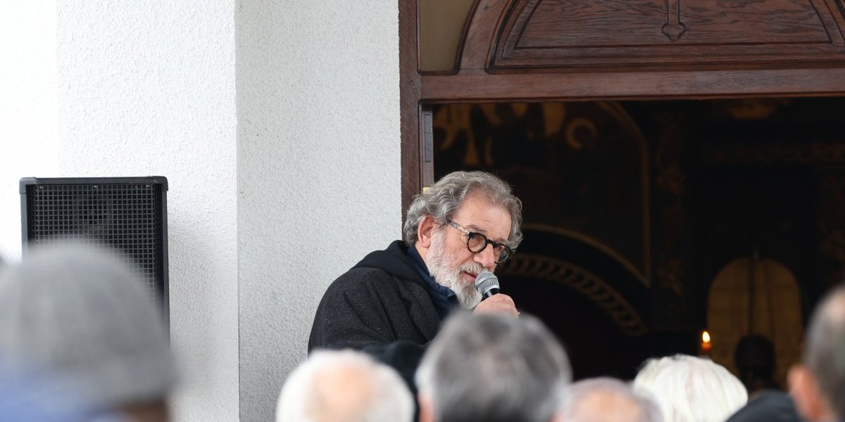 Boda Ninković drži govor bratu