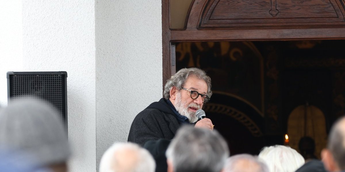 Boda Ninković drži govor bratu