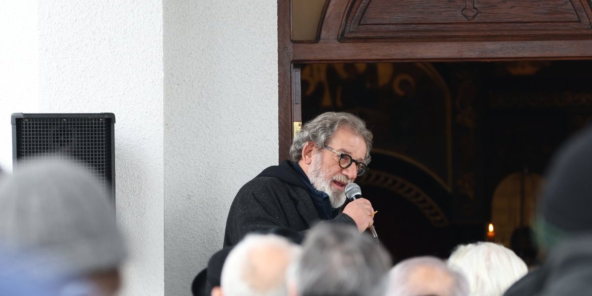 Boda Ninković drži govor bratu