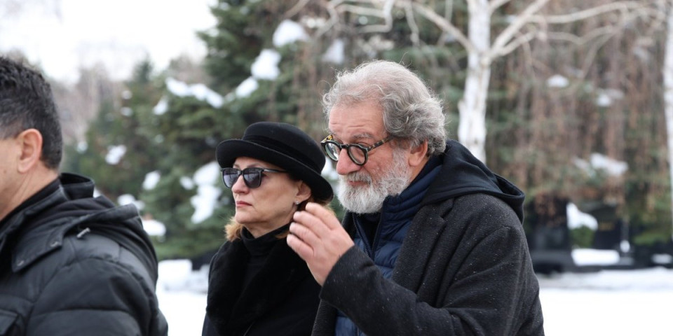 "Putuj sada negde iza duge": Boda Ninković održao emotivni govor bratu i briznuo u plač (VIDEO)