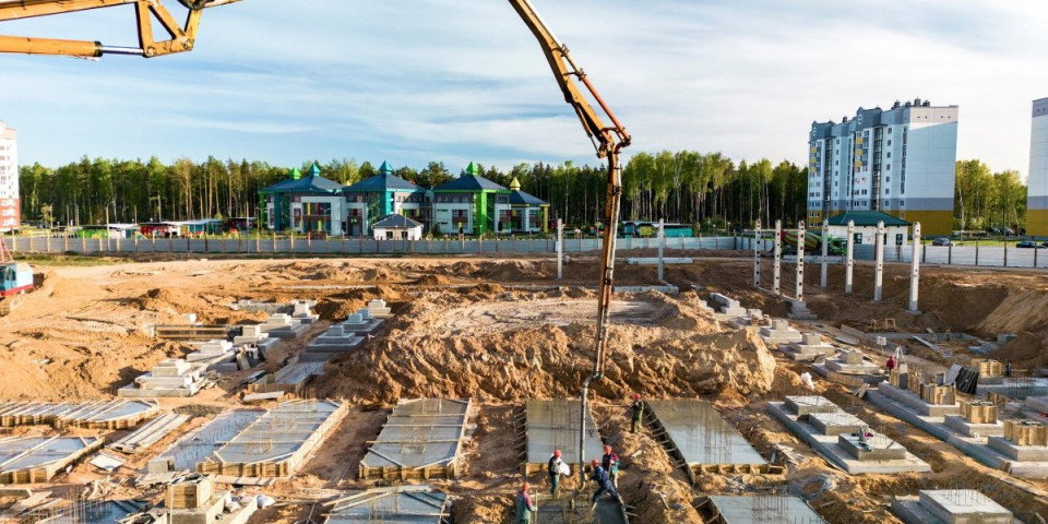 Povređeni radnik iz Mladenovca u kritičnom stanju: Bio zatrpan ispod tone zemlje