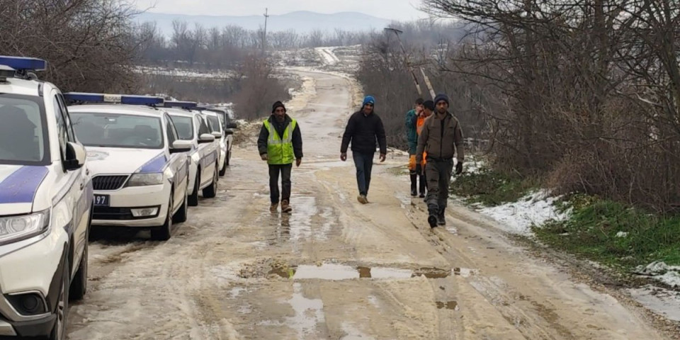 Šesti dan potrage za Milicom: Otac je ostavio kod komšije, kao da je u zemlju propala (VIDEO)