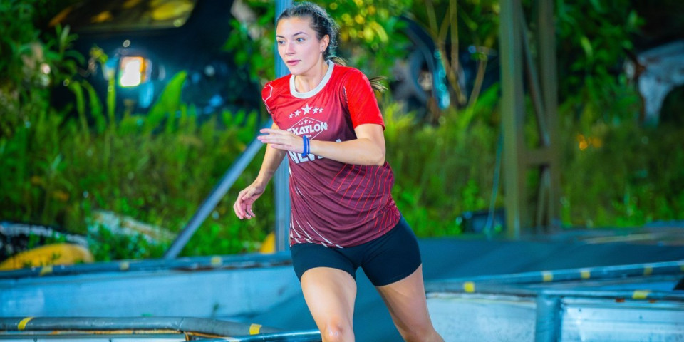 Joj, slatko! Nevena danas dominira u Exatlonu, a pogledajte kako je izgledala kao dete (FOTO)