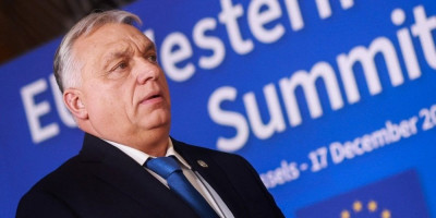 Uhvaćen! Evo gde letuje Viktor Orban - a tek da vidite ko mu pravi društvo (FOTO)