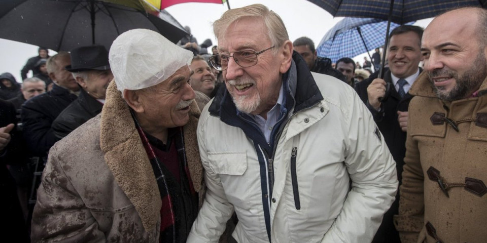 Teroristima OVK oblačili civilnu odeću, Voker od besa slomio olovku: Danska istražiteljka bila pod pritiskom da laže o Račku