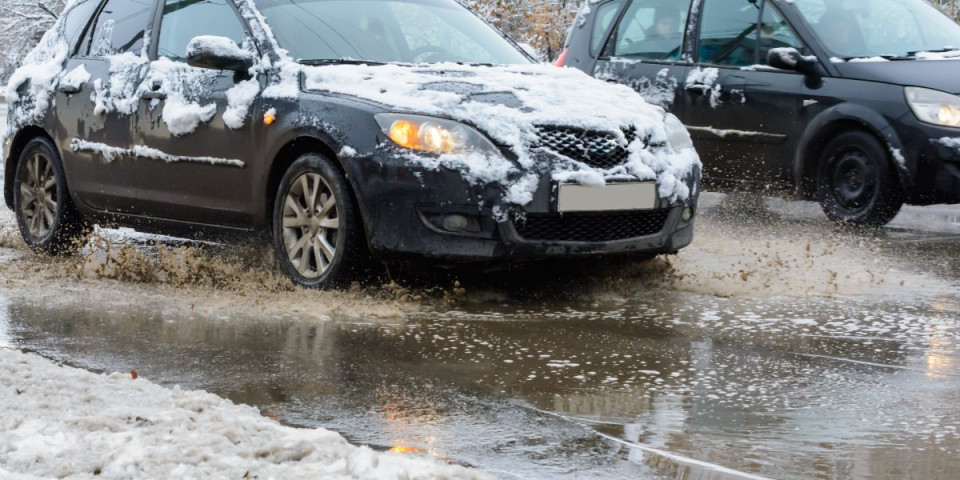 Šta se ovo dešava na ulicama? Vozači, ovo je opasnije od snega