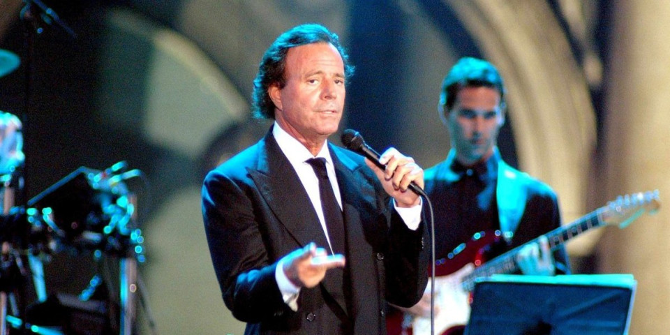 Španska vlada oduzima medalje Huliju Iglesijasu zbog optužbi za seksualno zlostavljanje?