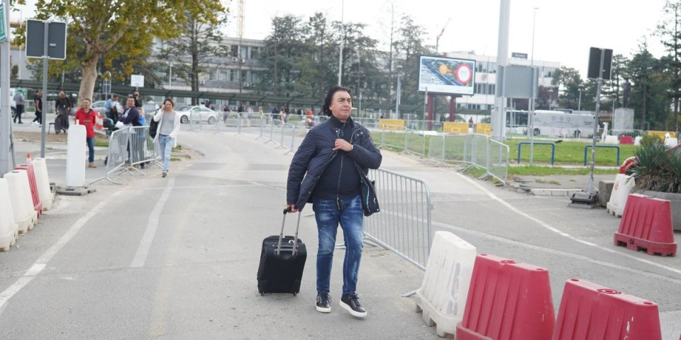 Pevač priznao da farba kosu: Otkrio koliko godina nema prirodnu boju