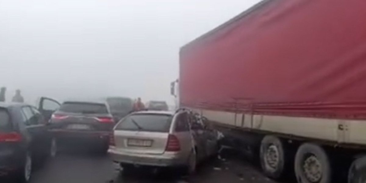 Devet automobila i kamion učestvovali u udesu