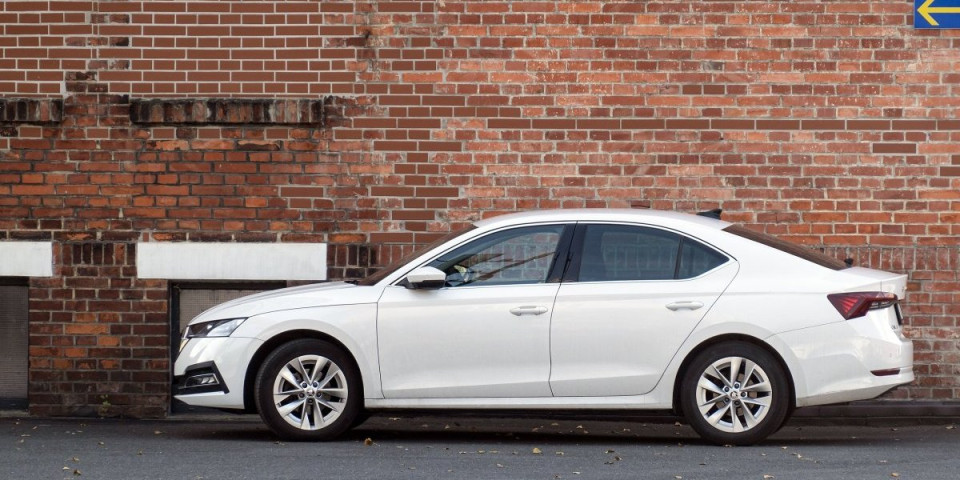 Srbi ovaj auto obožavaju: Košta oko 4.500 evra, troši malo, a izgleda kao zver (FOTO)