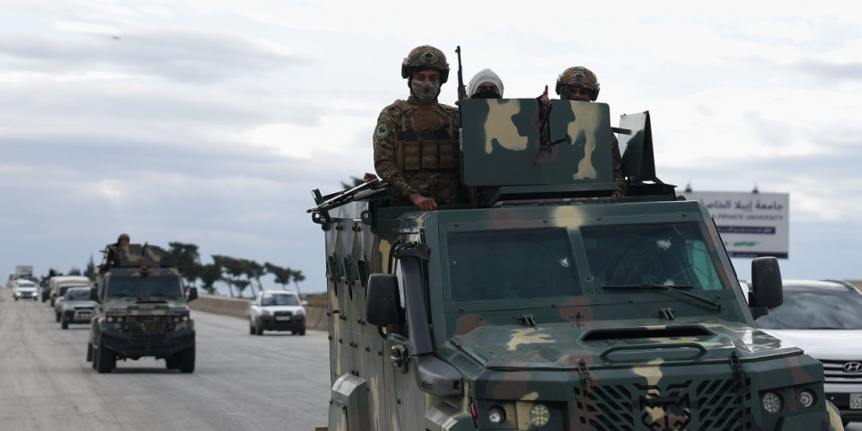 Panika na Eufratu: Kurdi napuštaju položaje, primećeni američki i turski borbeni avioni (FOTO/VIDEO)