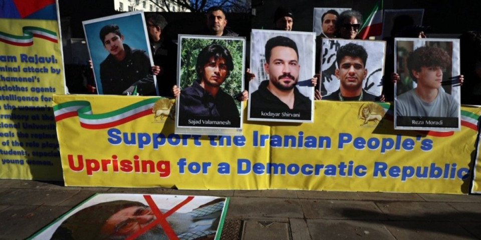 Haos u Londonu: Dramatične scene ispred iranske ambasade, ima povređenih i uhapšenih (FOTO/VIDEO)