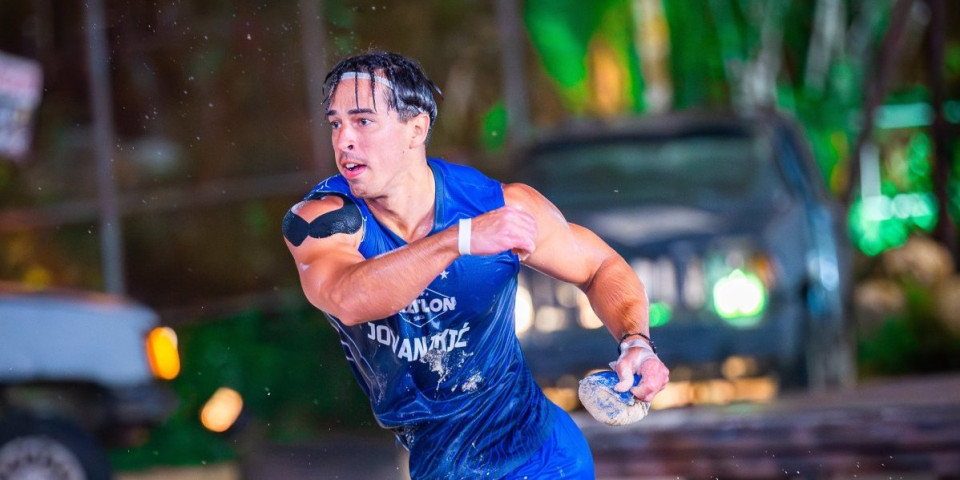 Takmičar Exatlona izgleda kao zver: Njegovo golo mišićavo telo zapalilo mreže (FOTO)