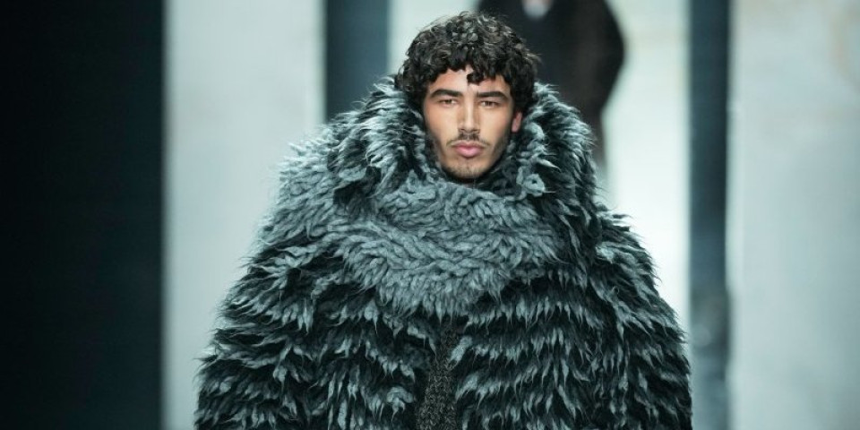 Spektakl u Milanu: Muške bunde i široke nogavice su opet u modi (FOTO)