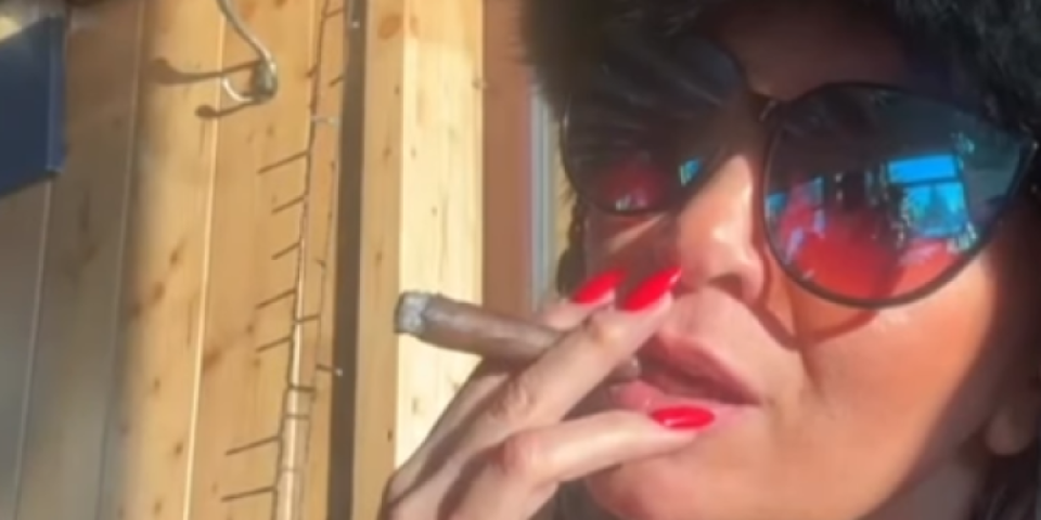 Puši tompus na Kopaoniku! Pevačica digla ruke od karijere: "Muž mi je direktor"