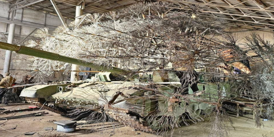 (VIDEO) Šta je ovo, ljudi moji? Kakvog monstruma su Rusi izveli na front - Ukrajinci se odsekli od straha