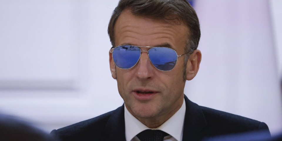 Sumnjivo: Makron se pojavio u najčudnijem izdanju do sada - Ovakvog ga niko nije video: Oglasili se doktori