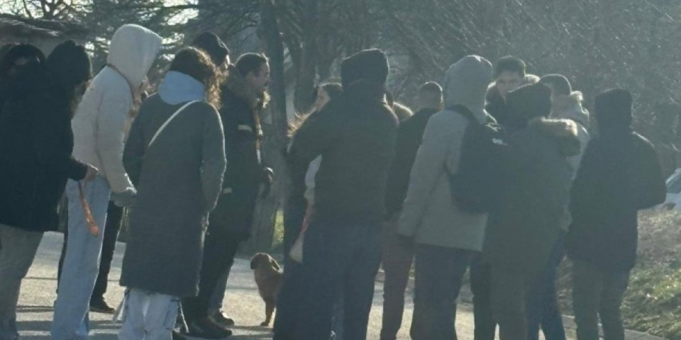 GOSI javlja: Blokaderi-kapuljaši u Orašcu prošli kao bosi po trnju - tu su i oni (FOTO/VIDEO)