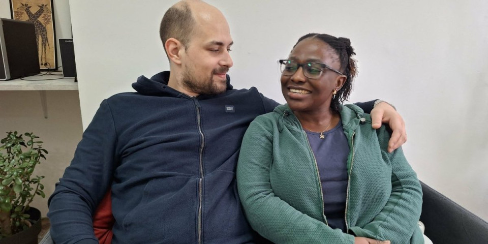 Ova snajka u miraz donela "opasan" biznis: Afrikanka Edna došla u Niš zbog Momčila