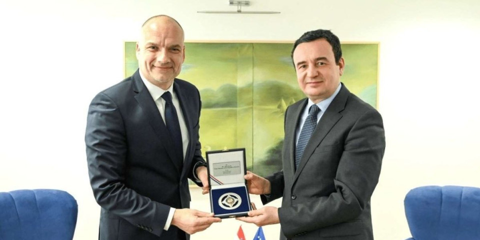 Otkriveno: Direktor obaveštajnog centra EU sa hrvatskim i Kurtijevim vezama utiče na politiku prema Srbiji