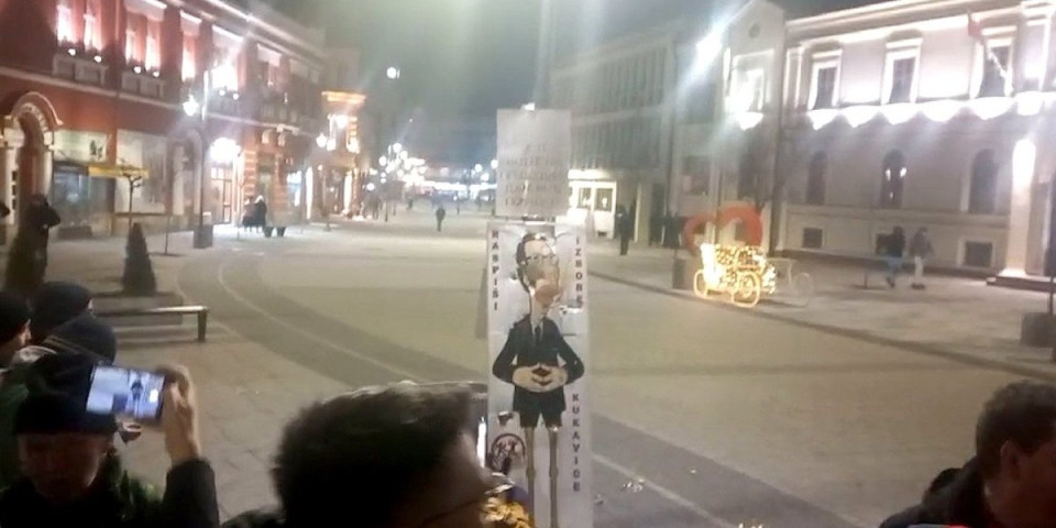 Šizofrenija u tajkunskim medijima: Dok jedni hvale blokadere - drugi pišu o njihovom međusobnom sukobu blokadera