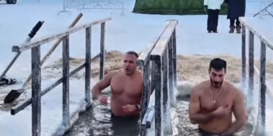 Srbi na Bogojavljenje u Rusiji na -30: Za nas nema granica! (VIDEO)