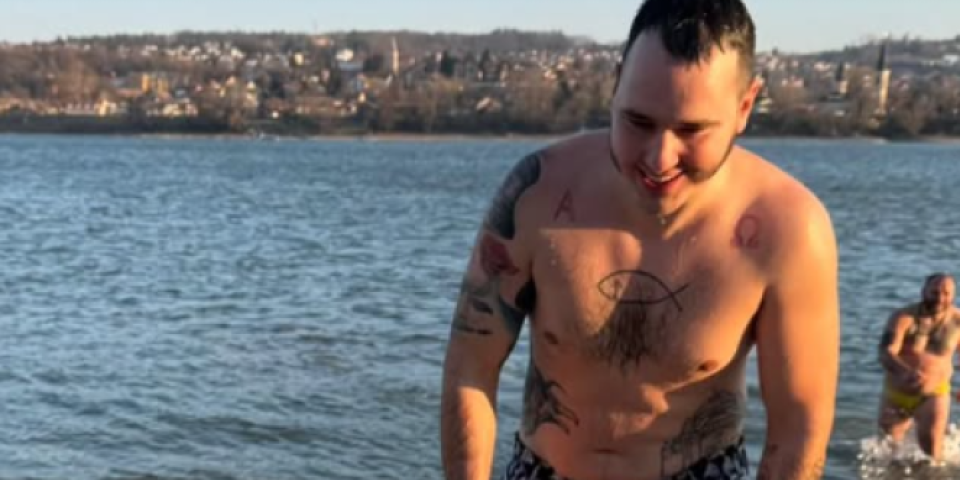 Sin Đorđa Balaševića plivao za Časni krst: Na obali ga čekala ćerkica (FOTO/VIDEO)