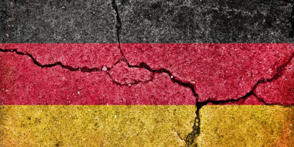 Nemačka izvršila samoubistvo: Od države nije ostalo ništa - Budžet se prazni, ljudi se otpuštaju!