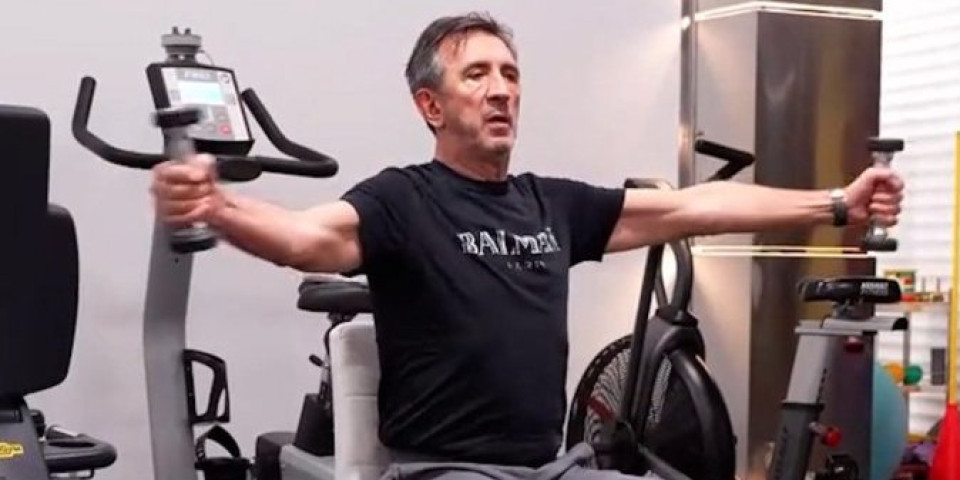 Žika Jakšić radi vežbe: Voditelj pokazao kako se oporavlja nakon moždanog (VIDEO)