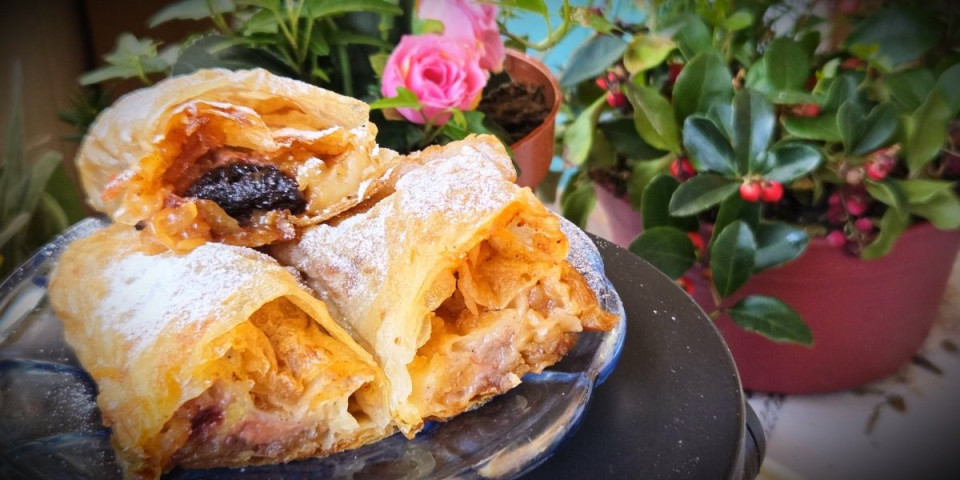 Voćna pita bez šećera: Suve šljive i jabuke joj daju poseban ukus (VIDEO)