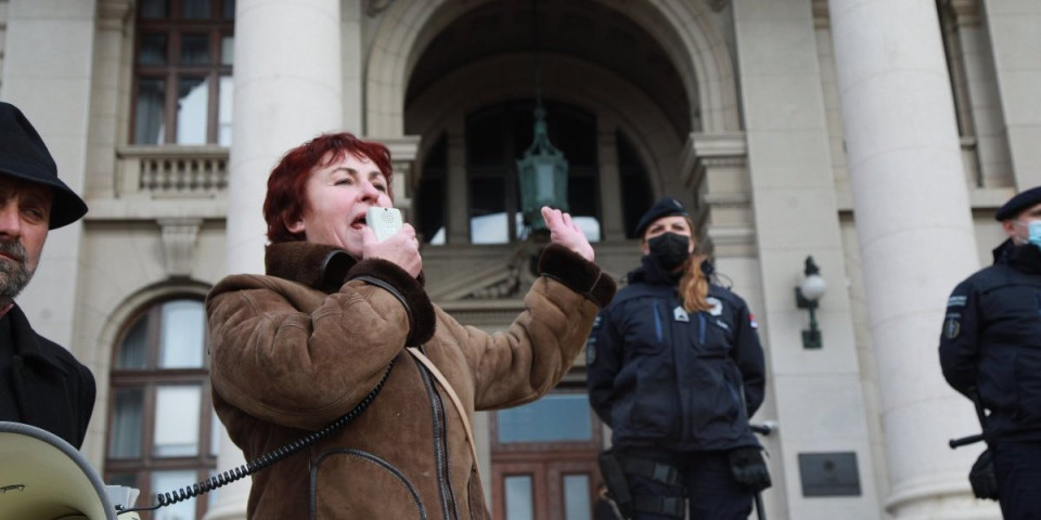 Ima neka tajna veza: Evo ko je stvarni vlasnik udruženja blokaderke Bralović