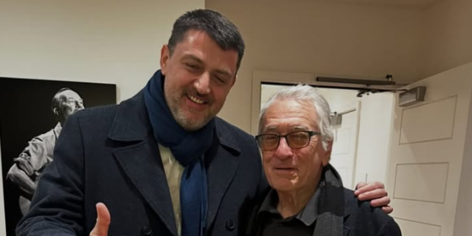 Ambasador Srbije u Njujorku se pohvalio slikom sa legendarnim Robertom De Nirom: Opušten i šarmantan, veliki čovek i džentlmen (FOTO)
