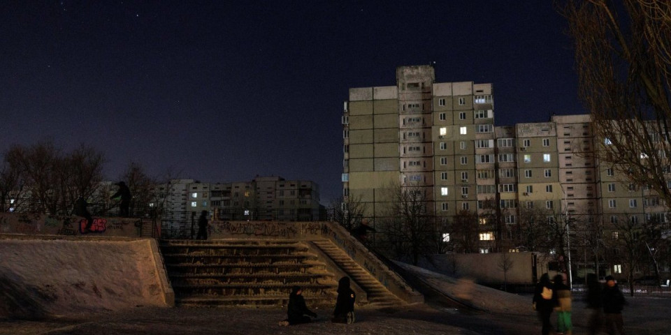 Egzodus iz Kijeva: Pola miliona ljudi pobeglo iz zaleđenog grada, Kličko moli za spas na minus 20! (FOTO)