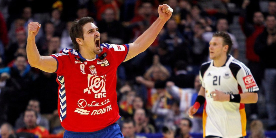 Bilo je u kući nesuglasica, neprijatelja... Manojlović se poklonio rukometašima: Hvala što ste zapalili vatru