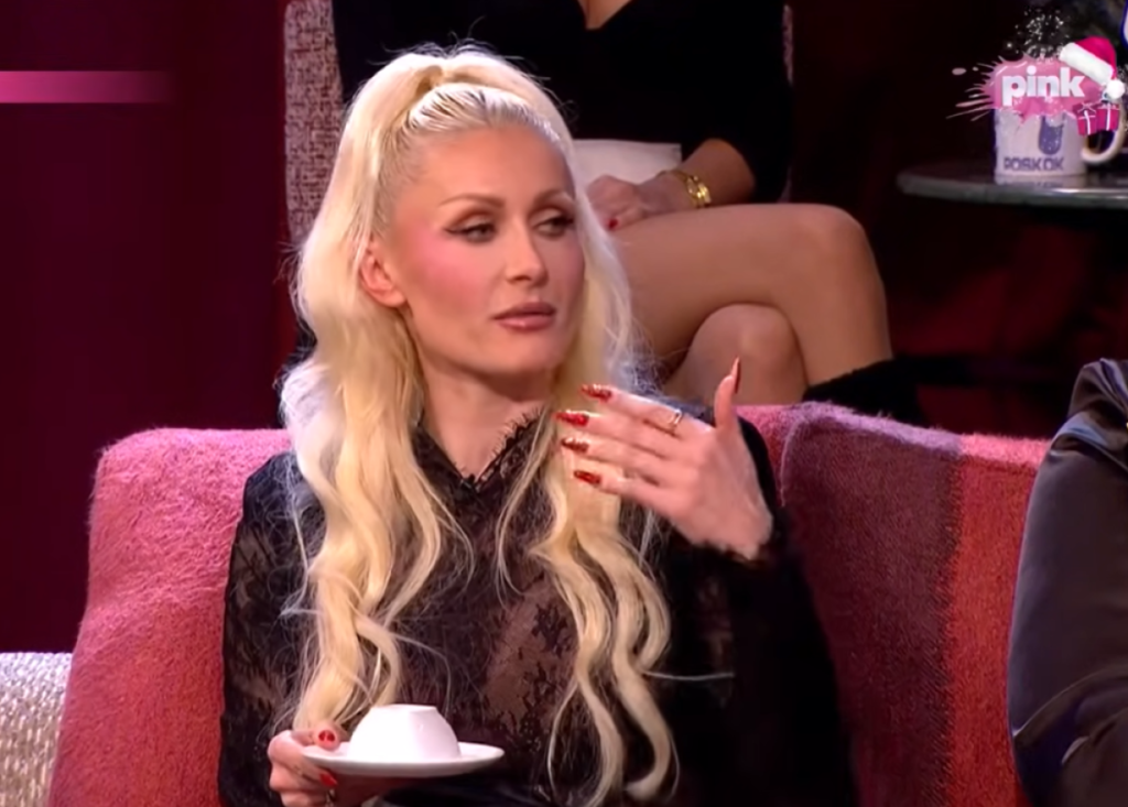 Snaja Aneli Ahmić izbegava da govori o njoj - Pevačici zbog ovog pitanja bilo neprijatno