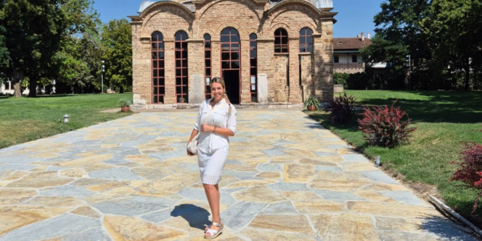 Pevačica prisustvovala isterivanju đavola u manastiru: "Muški glas izlazi iz te devojke i govori..."